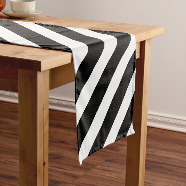 Black and White Stripes Kurzer Tischläufer (Beispiel)