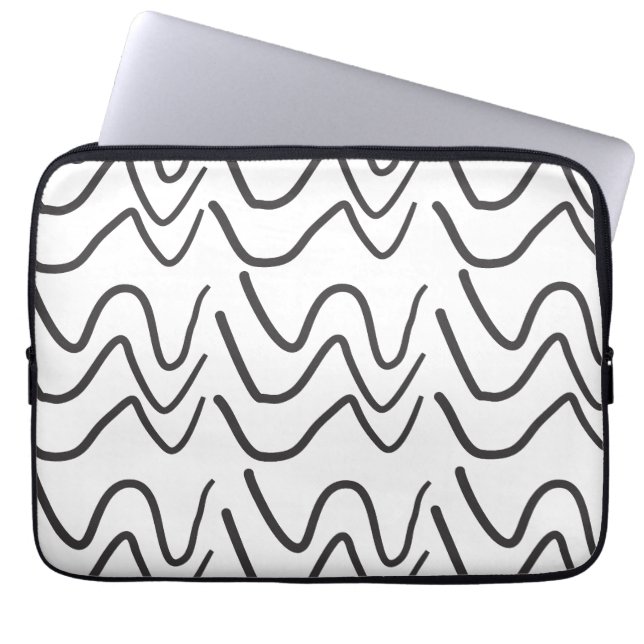 Black and White Wavy Stripe Pattern   Laptopschutzhülle (Vorderseite)