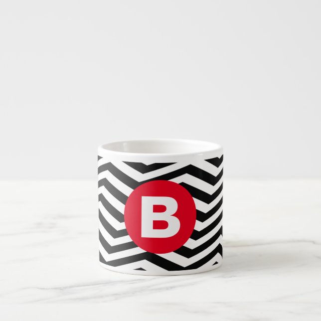 Black and White Zig Zag Pattern Red Monogram Espressotasse (Vorderseite)