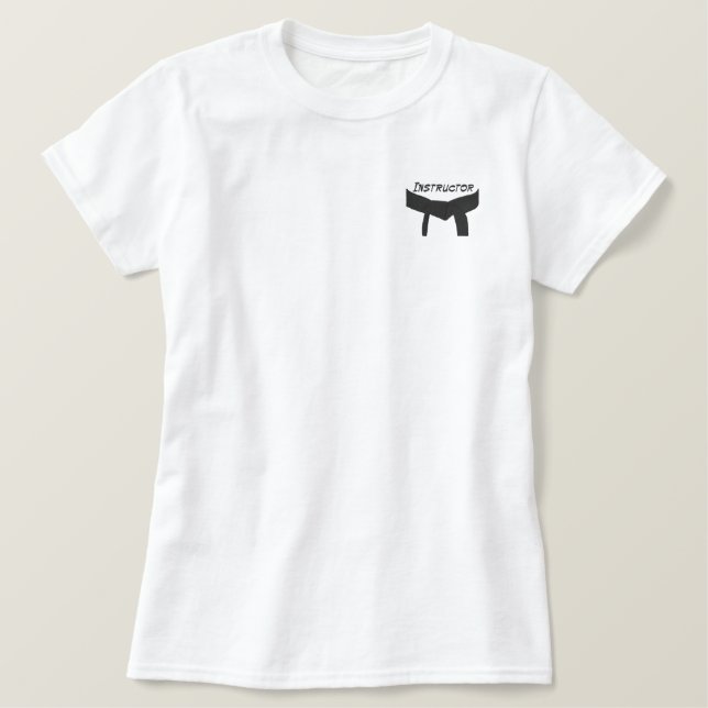 Black Belt Instructor für Kampfkunst Besticktes T-Shirt (Design vorne)
