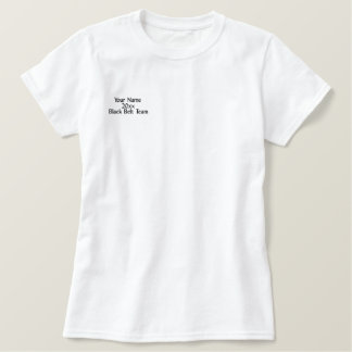 Black Belt Team von Martial Arts Besticktes T-Shirt