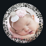 Black Berry Gerahmt Baby Foto Magnet<br><div class="desc">Ein Kreis hübscher,  grafischer Blumenbeeren und Blätter umrahmt Ihr Lieblings-Foto,  um einen perfekten Sake zu kreieren oder Eltern und Großeltern zu schenken.</div>