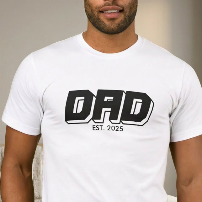 Black Bold Dad Established Typography T-Shirt (Von Creator hochgeladen)