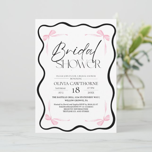 Black Bow  Bridal Shower Invitation (Debout devant)