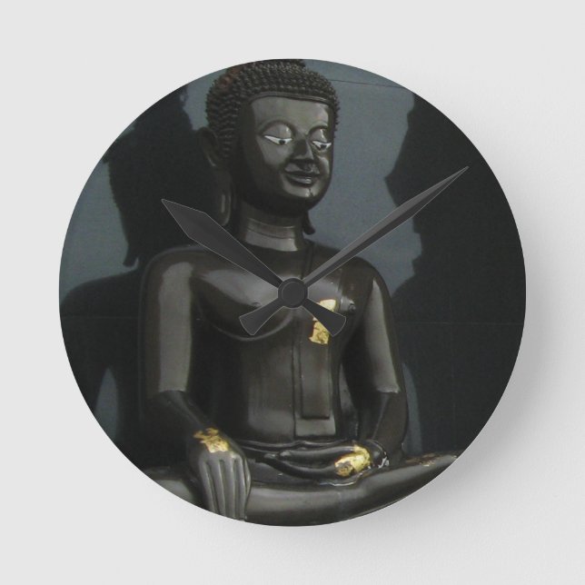 Black Buddha ... Nong Khai, Isaan, Thailand Runde Wanduhr (Vorderseite)