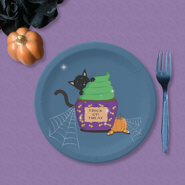 Black Cat Halloween Blue Paper Plate Pappteller (Cute Halloween blue paper plate with a black cat .)