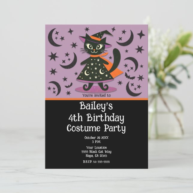 Black Cat Hexe Lila Moon Stars Halloween-Party Einladung (Stehend Vorderseite)