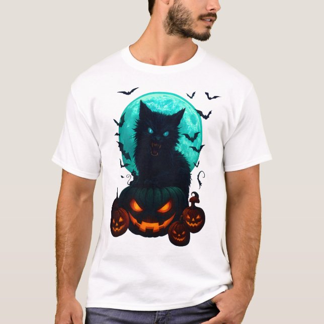 Black Cat on Pumpkins under Full Moon – Spooky Hal T-Shirt (Vorderseite)