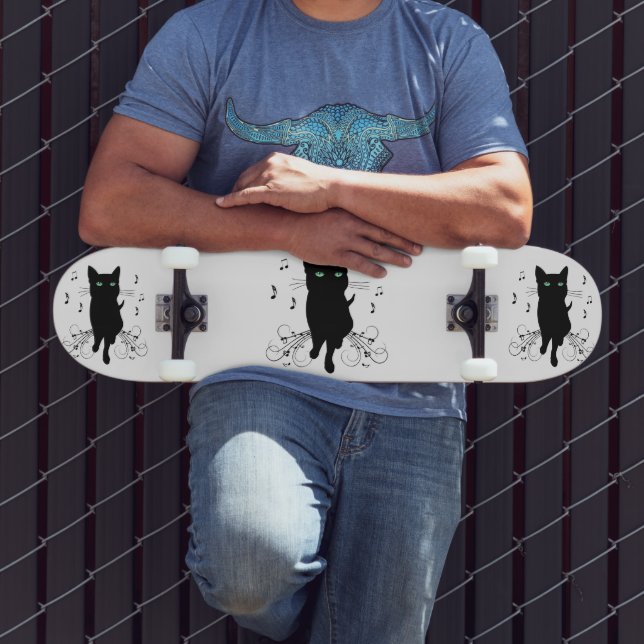 Black Cat Surrounded by Whispering Notes of Music Skateboard (Außenbereich 3)