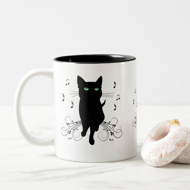 Black Cat Surrounded by Whispering Notes of Music Zweifarbige Tasse (Mit Donut)