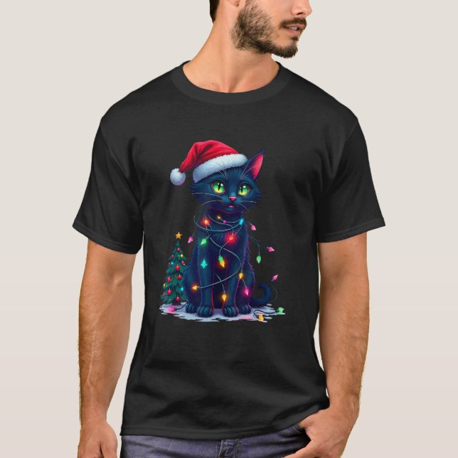 Black Cat with Festive Tree and Glowing Lights Chr T-Shirt (Vorderseite)