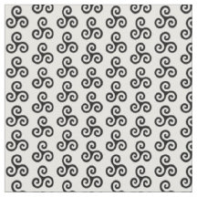 Black Celtic Triple Spiral Triskele auf Weiß
