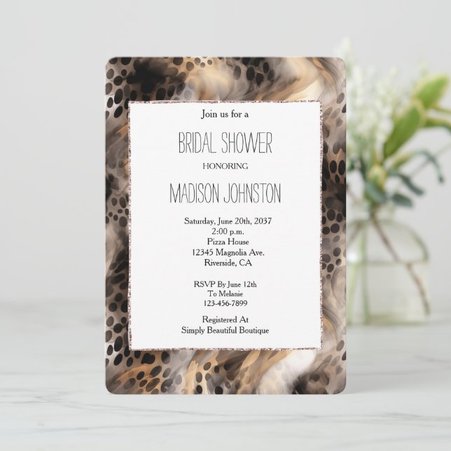 Black Cream Leopard Animal Brautparty Einladung (Stehend Vorderseite)