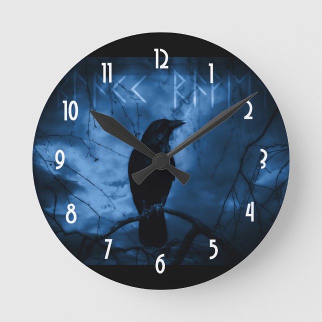 Black Crow mit Runen Dark Goth Style Runde Wanduhr (Vorderseite)