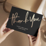 Black Danke Ihnen Elegant Universell Postkarte<br><div class="desc">Black Dankeschön Elegante Universelle Postkarte mit modernem Schrift-Kalligrafietext in Imitaten Goldfolie</div>