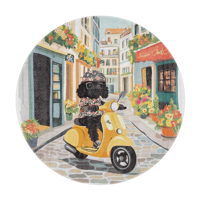 Black Doodle Riding Scooter European City Streets Schneidebrett (Vorderseite)