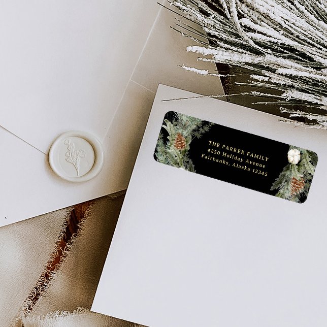 Black Elegant Pine Greenery | Gold Weihnachten (Elegant holiday return address labels with a traditional Christmas wreath)