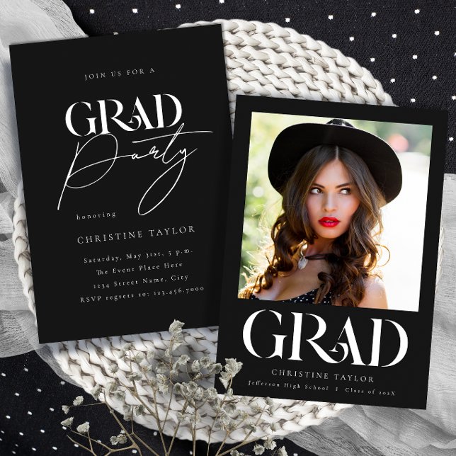 Black Elegant Typografy Foto Graduation Party Einladung (Von Creator hochgeladen)