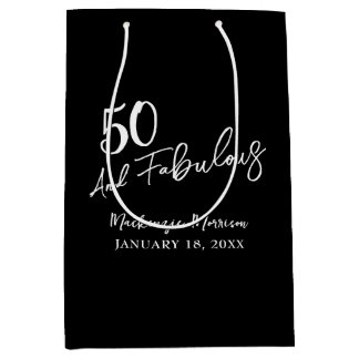 Black Fifty and Fabulous Script Birthday Party Mittlere Geschenktüte