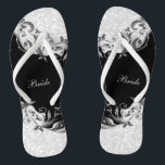 Black Floral & Confetti Glitzer | Hochzeit Flip Flops<br><div class="desc">Brautparty Flop Shoes bereit für Sie zu personalisieren. 💗 Dieses Produkt ist zu 100% benutzerdefinierbar. Grafik und/oder Text können hinzugefügt, gelöscht, verschoben, verändert, verändert, gedreht usw. werden.(nur durch Klicken auf den Bereich "EDIT DESIGN") ⭐ 99% meiner Designs in meinem Shop sind in Schichten gemacht. Damit können Sie die Größe und...</div>