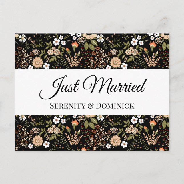 Black Floral Just Married Hochzeit Ankündigung (Vorderseite)