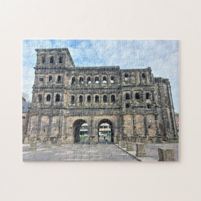 Black Gate (Porta Nigra) in Trier, Deutschland (Horizontal)