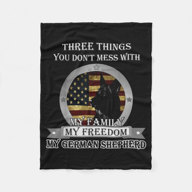Black German Shepherd American Flag Three Things Y Fleecedecke (Vorderseite)