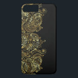 Black & Gold Floral Paisley Lace iPhone 8 Plus/7 Plus Hülle<br><div class="desc">Vintage,  elegante Goldtöne mit blumengeschmücktem Paisley auf schwarzem Hintergrund.</div>
