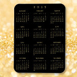 Black Gold Full Year 2025 Calendar Kühlschrank Küc Magnet<br><div class="desc">Maßgeschneiderte,  elegante Imitate Goldskripttypografie auf schwarz,  Volljahreskalender 2025,  hochwertiger,  wasser- und färberesistenter,  flexibler Magnet für jede Magnetfläche am Zuhause oder im Büro. Ein tolles Geschenk für Freunde und Familie,  für Ferien,  Weihnachten,  neue Jahre.</div>