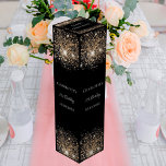 Black gold Glitzer Weinbox<br><div class="desc">Ein klassischer schwarzer Hintergrund. Der goldene Glitzer ist mit dunklen Imitaten dekoriert. Personalisieren Sie den Namen,  das Alter und das Datum und fügen Sie ihn hinzu.</div>