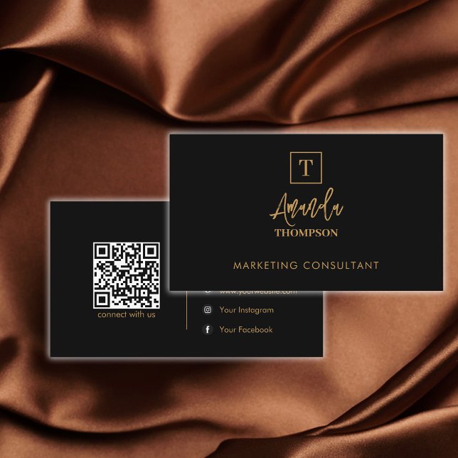 Black Gold Luxe Monogram Social Media QR Code Visitenkarte (Von Creator hochgeladen)