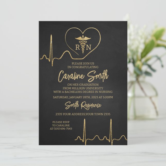 Black Gold  Medical RN Nurse Graduation Einladung (Stehend Vorderseite)