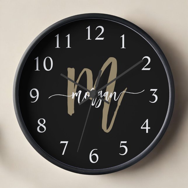 Black Gold Modern Script Monogram Name Uhr (Von Creator hochgeladen)