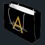 Black Gold Modernes Script Giron Monogram Name Große Geschenktüte<br><div class="desc">Schwarz und Gold einfache Script Monogram Name Geschenktasche. Das macht den perfekten 16 Geburtstag,  Hochzeit,  Brautparty,  Jubiläum,  Babydusche oder Junggeselinnen-Abschied Geschenktasche für jemanden,  der Lieben glamourösen Luxus und schicke Stile.</div>