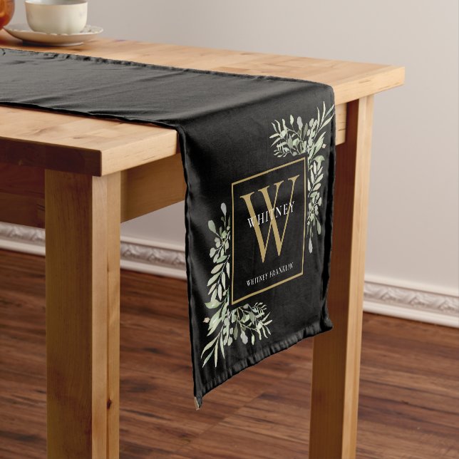 Black Gold Monogram Elegant Moderne Grüne Kurz  Kurzer Tischläufer (Beispiel)