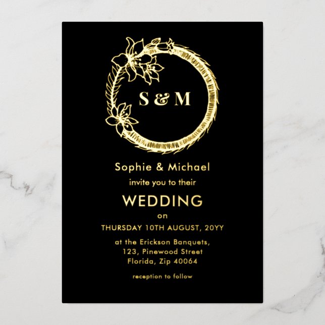 Black Gold Wedding Monogram Wreath Folieneinladung (Vorderseite)