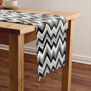 Black Gray & White Zigzag Zickzack Mittelgroßer Tischläufer
