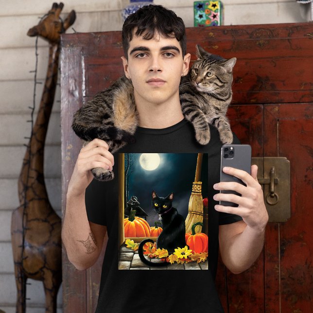 Black Halloween Cat T-Shirt (Von Creator hochgeladen)