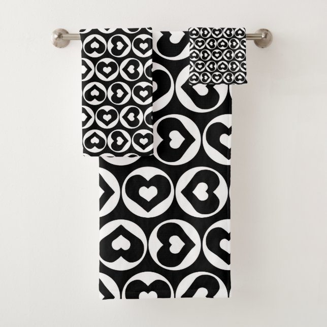 Black Heart Pattern Bold Badhandtuch Set (Insitu)