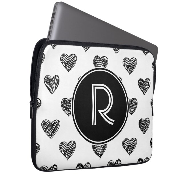 Black Hearts Doodles Monogram Laptop Sleeve (Vorne Rechts)