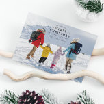 Black Holiday Kariert Foto Weihnachtskarte Feiertagskarte<br><div class="desc">Black Holiday Kariert Weihnachts-Fotokarte. Schwarzes Typografie-Foto-Overlay mit koordinierender Ferienwohnung karierte Musterunterstützung.</div>