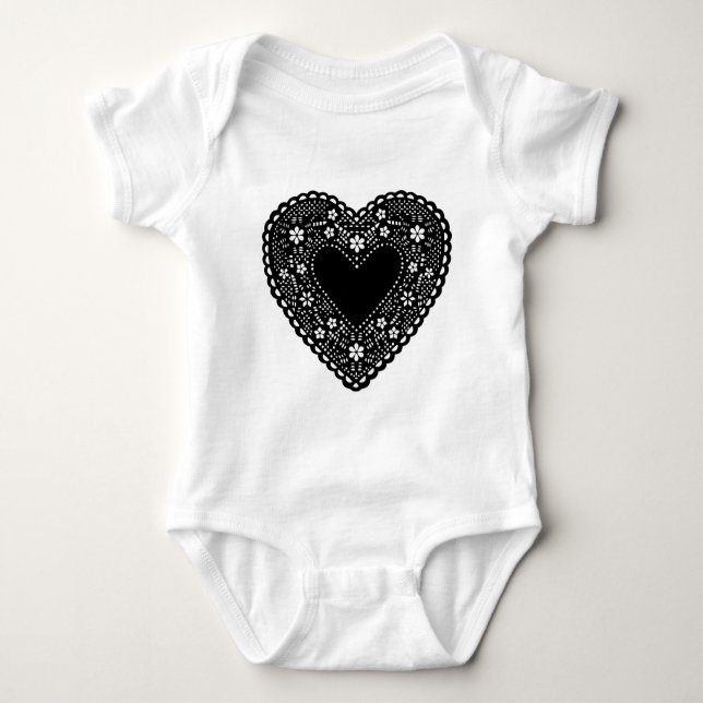 Black Lace Heart Baby Strampler (Vorderseite)