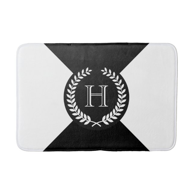 Black Laurel Wreath Monogram Badematte (Vorderseite)