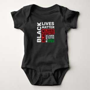 Black Lives Materie BLM Red Green Typografie Baby Strampler