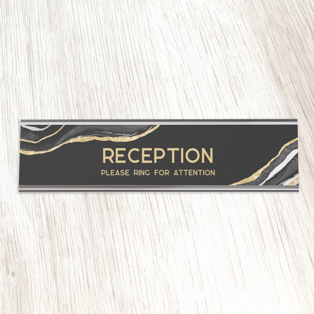 Black Marble Agate Gold Glitzer Empfang Schreibtischnamensplakette (Black and faux gold agate marble custom text hotel or business reception desk name plate)