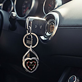 Black metal keychain with a pink and red heart schlüsselanhänger