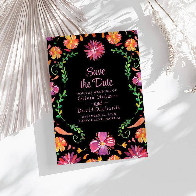Black Mexican Floral Fiesta Save the Date Einladung (Black Mexican Floral Fiesta Save the Date Invitation on a sunny boho white table.)