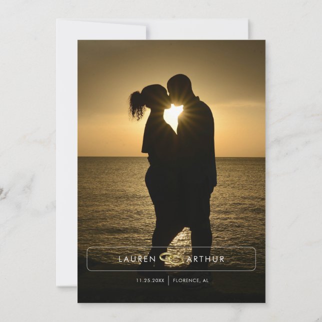 Black Modern Chic Minimal Foto Hochzeit Save The Date (Rückseite)