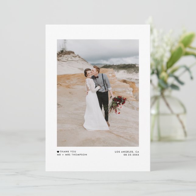 Black Modern Minimalistisch Typografy Foto Wedding Dankeskarte (Stehend Vorderseite)