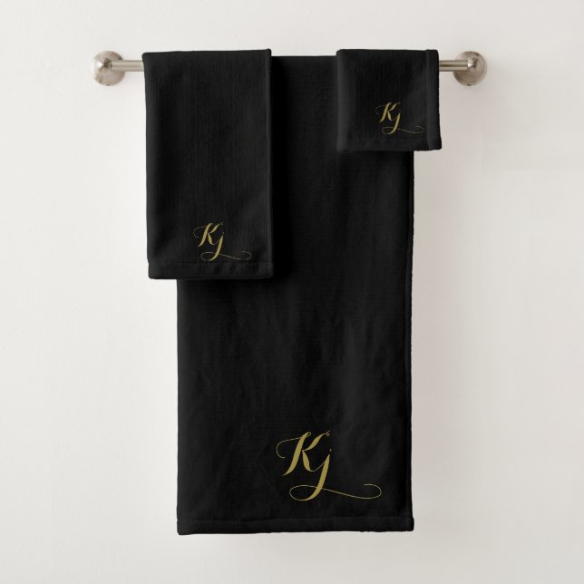 Black Modern Monogram Gold Script Initials Badhandtuch Set (Insitu)